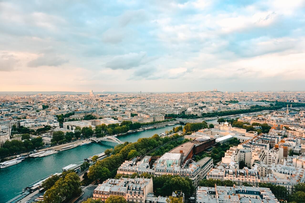 Birdsview over Paris city