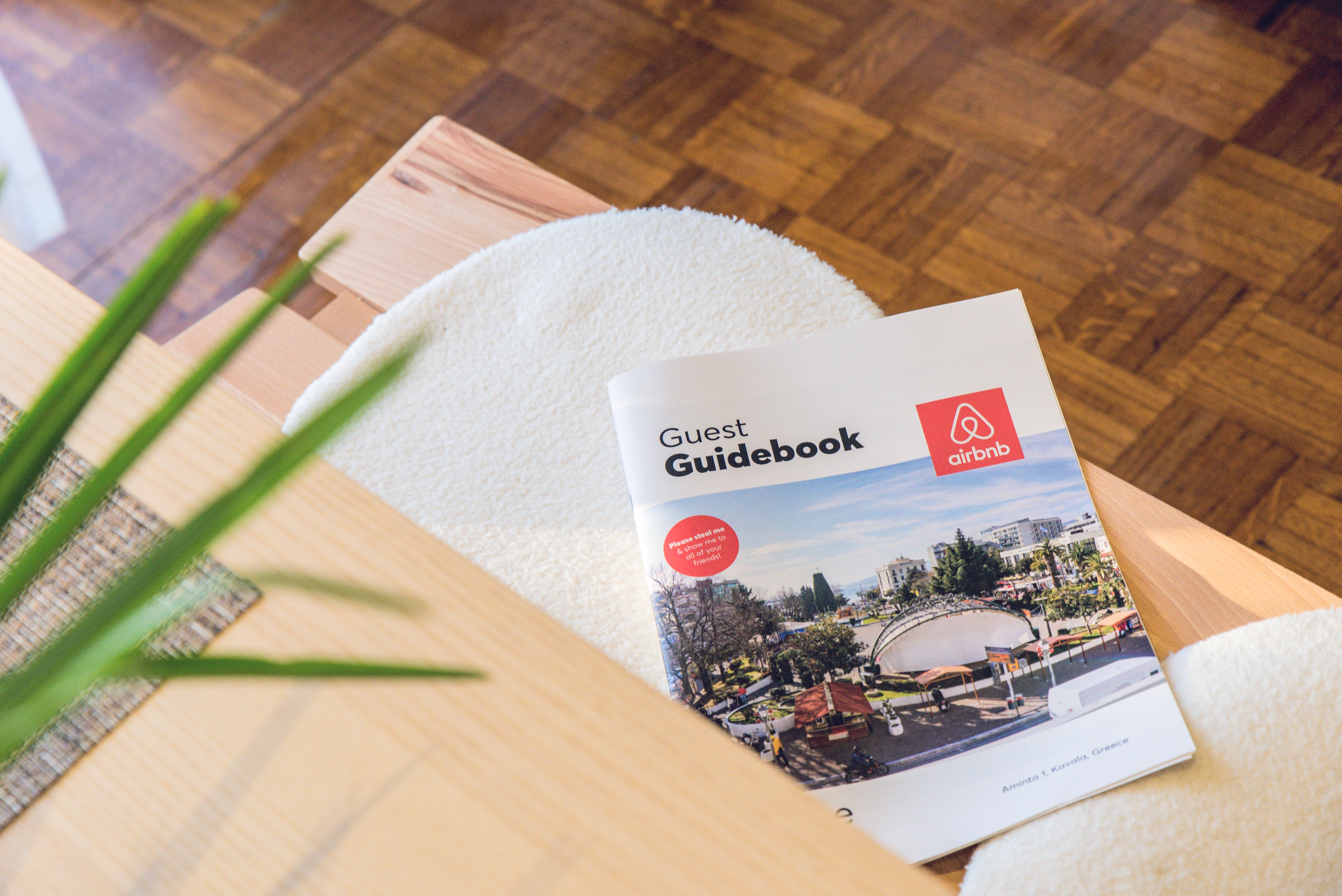Airbnb guest guide book