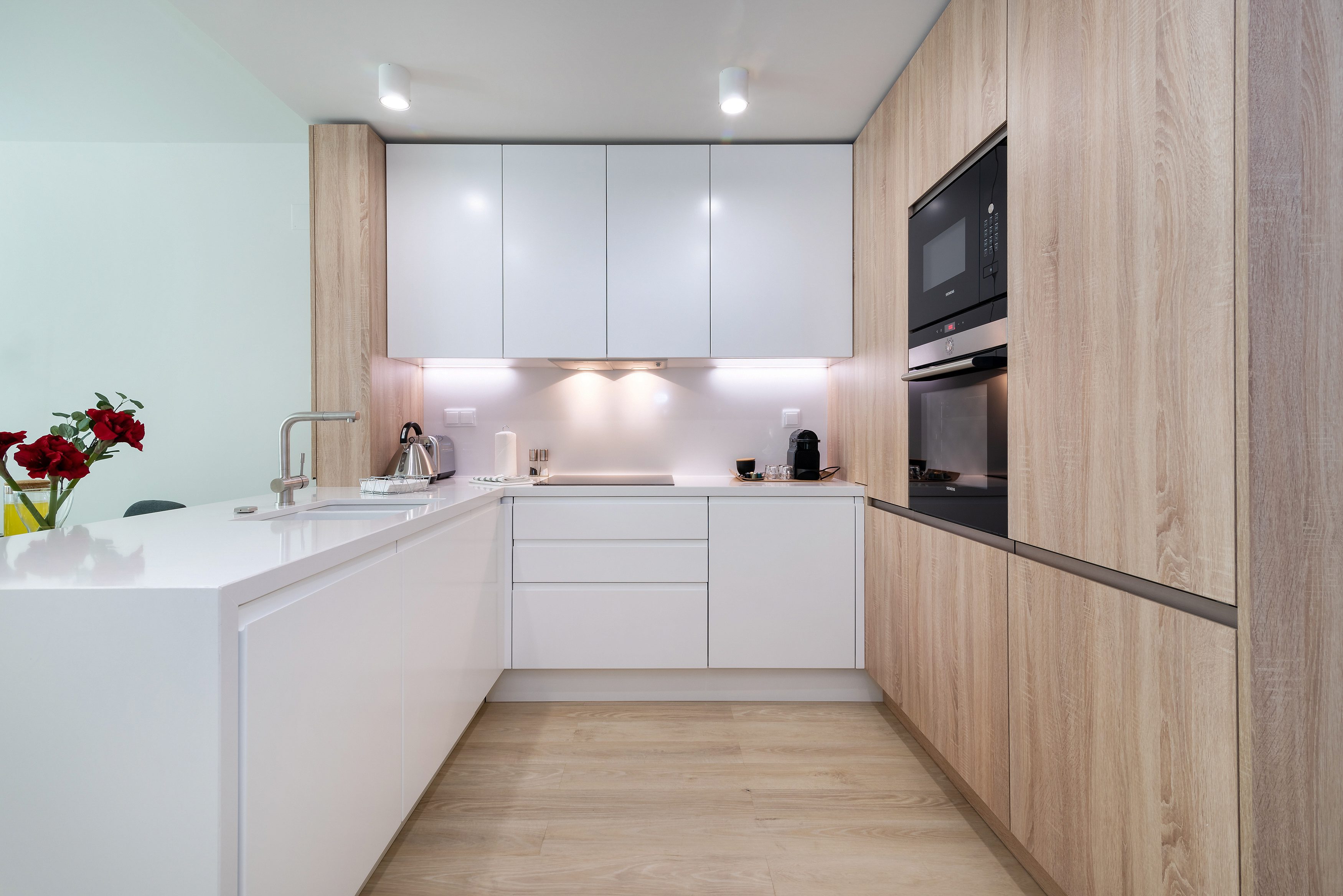 Short-term rental kitchen managed by GuestReady