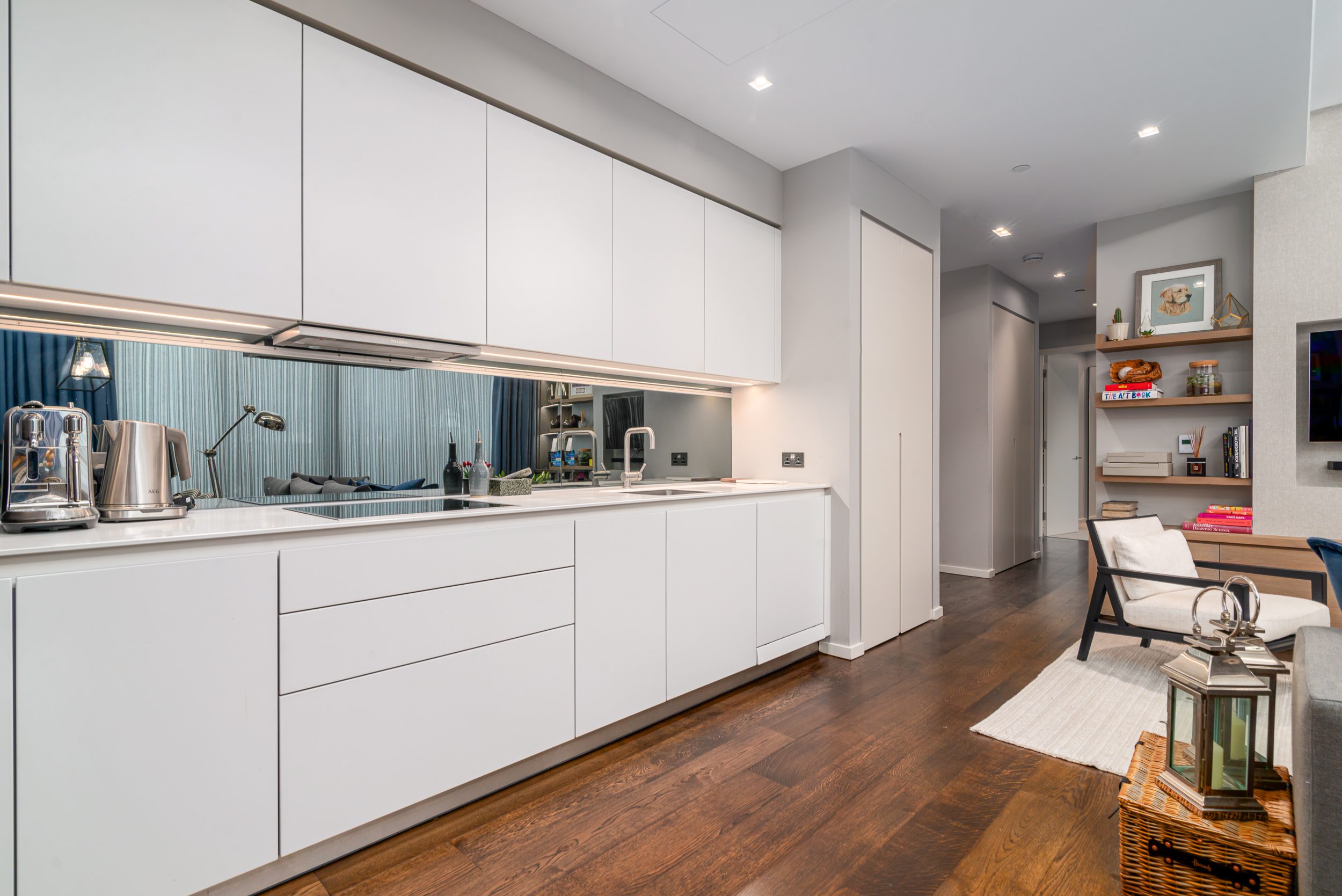 Apartment kitchen managed by GuestReady