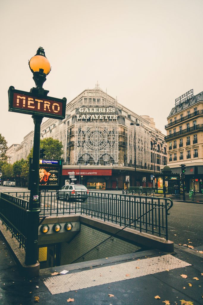 Metro à Paris, Galleries Lafayette