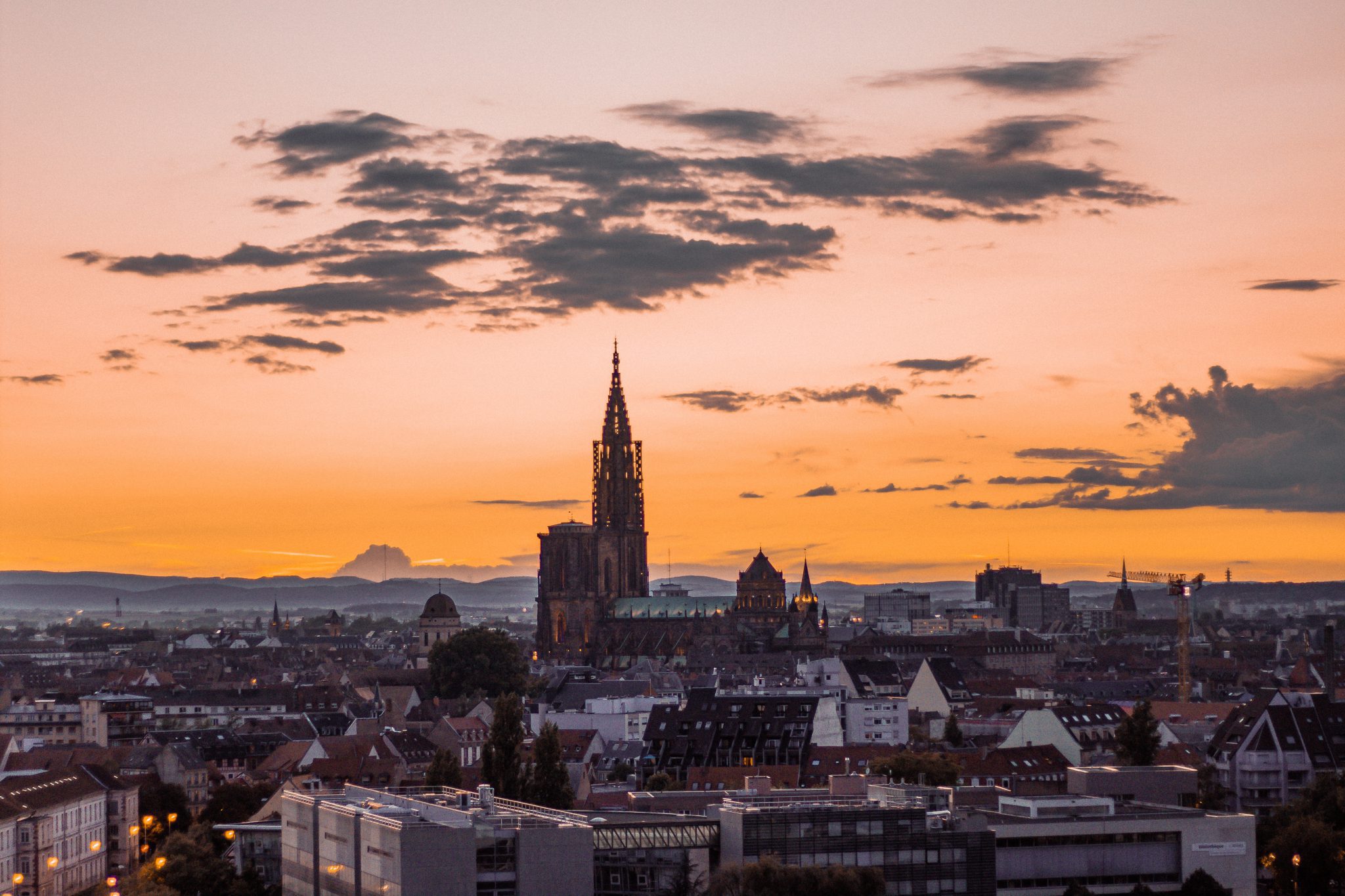 Sunset donnant sur le centre historique et la cathédrale de Strasbourg